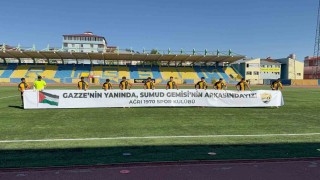 Ağrı 1970 Spordan Filistine destek pankartı