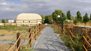 Ağrıda tarihi Hamur Kümbeti restore edildi