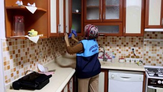 Akdeniz Belediyesinin evde temizlik hizmeti sürüyor