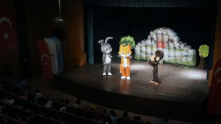 Akıllı Tavşan Momo Müzikali Miniklerle Buluştu