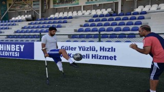 Akıma kapılıp bacağını kaybetti, futbolla hayata tutundu