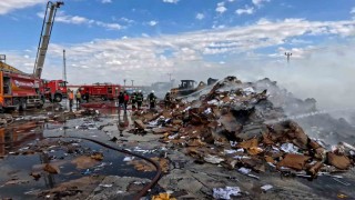 Aksarayda geri dönüşüm tesisinde yangın paniği