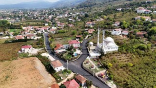 Akyazıda asfalt sevinci: Böyle güzel bir hizmet görmedik
