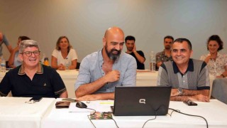 Alanya Belediye Tiyatrosundan yeni sezonun ilk prömiyeri: Palto