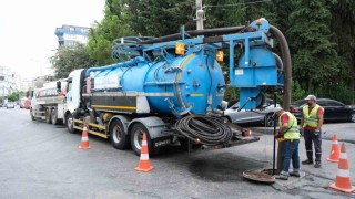 Alanyada yağmur suyu hatları robot kamera ve kombine araçlarla temizleniyor