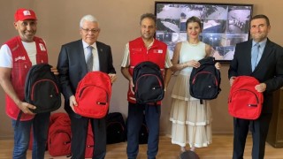 Alaşehirde öğrencilere kırtasiye yardımı