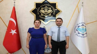 ALKÜlü Akademisyen ABDde ALKÜyü temsil etti