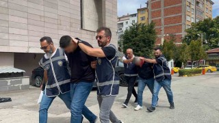 Ambulans kovalayan baba-oğul ters kelepçeli adliyeye sevk edildi