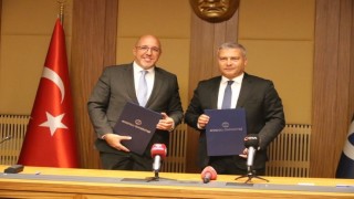 Anadolu Üniversitesi 4 bin 333 çalışanı için 111 bin 500 TLlik rekor anlaşmaya imza attı