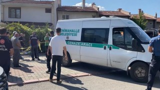 Ankarada boşanma aşamasındaki kadın, kayınpederi tarafından çocuğunun yanında öldürüldü