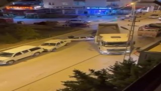 Ankarada park halindeki otomobile çarpıp kaçan tır sürücüsü kameraya yansıdı