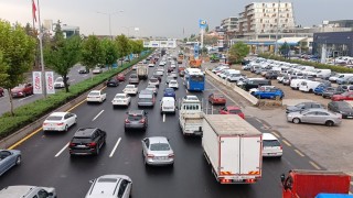 Ankarada yağış sonrası kapanan yol trafiğe açıldı