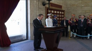 Ankaralılar Derneğinin yeni yönetimi Anıtkabiri ziyaret etti