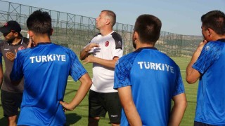 Anne ve babasının sesi oldu, şimdi ise ay-yıldızlı forma için çalışıyor