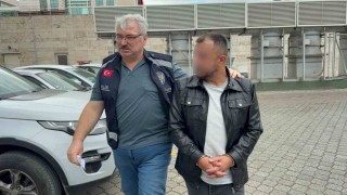 Annesini darbettiği iddiasıyla gözaltına alındı