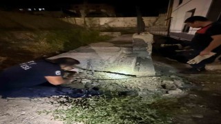 Antakyada beton boru içinde sıkışan kedi kurtarıldı