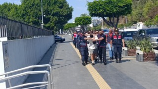 Antalyada 1i turist 3 kişiyi yaralayan motosikletli şüpheliler yakalandı