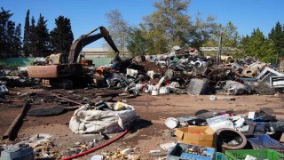 Antalyada hurdacıda çıkan yangın söndürüldü