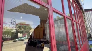 Antalyada kapüşonlu şüpheli, 15 dakika arayla 2 iş yerini pompalı tüfekle kurşunladı