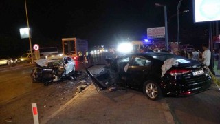 Antalyada karayolunu savaş alanına çeviren feci kaza: 2 ölü, 2 yaralı