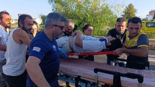 Antalyada motosiklet iş makinesine çarptı: 1 ağır yaralı