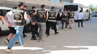 Antalyada silahlı suç örgütüne eş zamanlı operasyon: 7 gözaltı