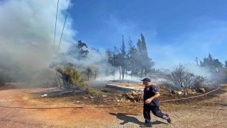 Antalyada yaşlı kadını sinir krizine sokan yangın