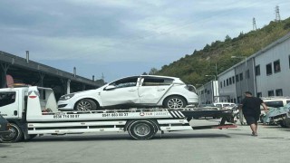 Araca giren arı, kazaya yol açtı: 2 yaralı