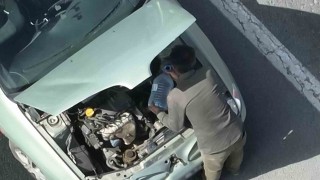 Aracı arızalanmış gibi davranan ehliyetsiz sürücü polisin dronlu takibi ile yakalandı