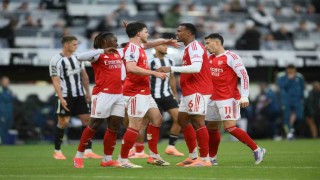 Arsenal, Newcastle United deplasmanında 3 puanı son dakikada aldı