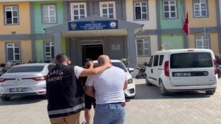 Arsuzda hapis cezası ile aranan 2 şahıs yakandı