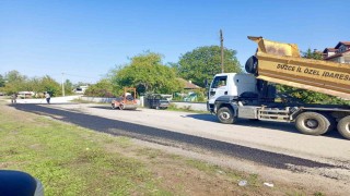 Asfalt yamalama sürüyor