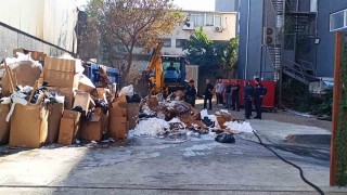 Ataşehirde fabrika bahçesinde yangın paniği