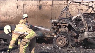 Ataşehirde park halindeki kamyon alev alev yandı