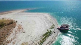 Atatürk Barajında su seviyesi düştü