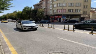 Atatürk caddesi dubaları tartışma konusu