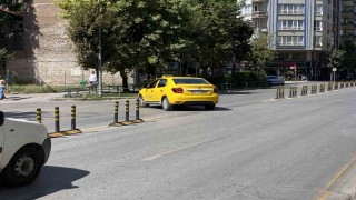 Atatürk Caddesinde trafik çilesi bitmiyor