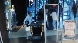 AVM müdürünün bıçaklanarak öldürüldüğü ana dair görüntüler ortaya çıktı