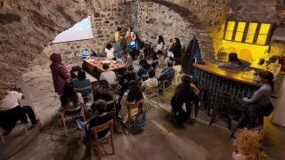 Avrupalı gençlerden Mudurnuda tarihe dokunuş