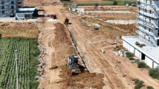 Aydında yol yapım ve yenileme çalışmaları tüm hızıyla sürüyor