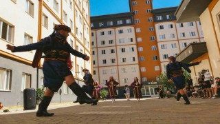 Aydında yurtlara gelen öğrenciler halk oyunları ile karşılandı