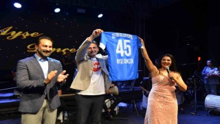 Ayşe Dinçer, Selendide binlerce vatandaşı coşturdu