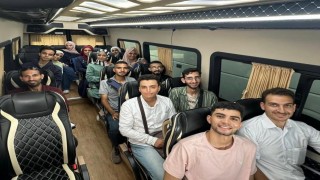 Azerbaycan, burs verdiği 14 Filistinli öğrenciyi Gazzeden tahliye etti