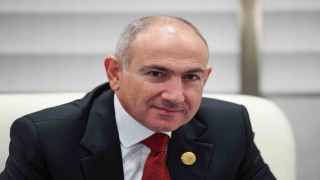 Azerbaycan, Paşinyanın uçağının hava sahasını kullanmasına izin verdi