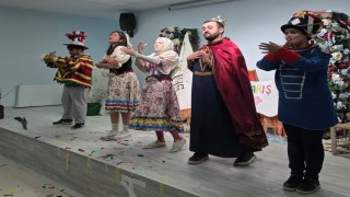 Aziziyede perde çocuklar için açılıyor; Kurşun Askerin Utancı yoğun ilgi görüyor