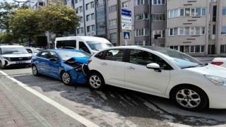 Bafrada avukat, boşanma aşamasındaki eşinin aracına çarptı: Kadın hastaneye kaldırıldı