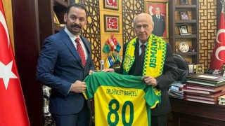 Bahçeli, Osmaniyespor FK'nın Onursal Başkanı Oldu