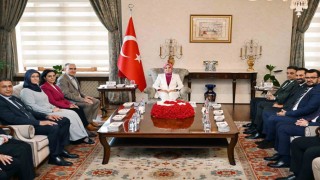 Bakan Göktaştan Manisa Valiliği ve AK Partiye ziyaret