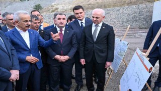 Bakan Uraloğlu, Kop Tünelindeki çalışmaları yerinde inceledi