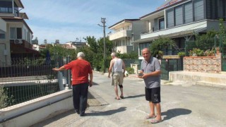 Balıkesir Burhaniyede gökyüzündeki uçak izleri ilgi gördü